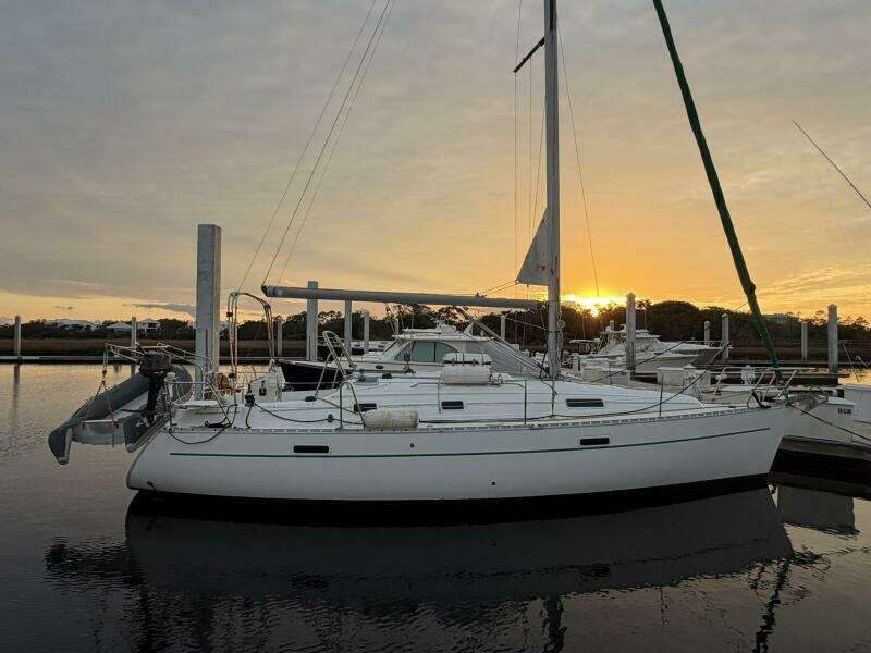 Juliana 33ft Beneteau Yacht For Sale