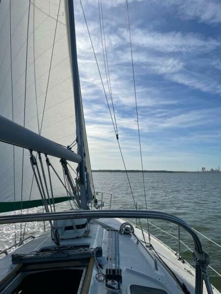 33' 2002 Beneteau 331