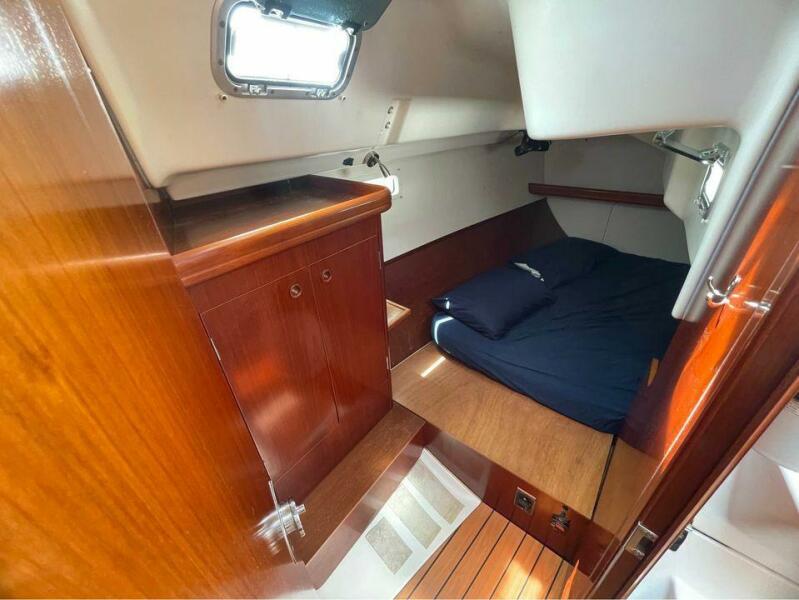 33' 2002 Beneteau 331