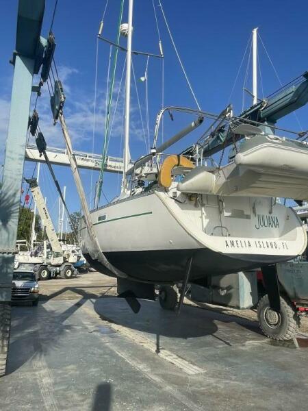 33' 2002 Beneteau 331