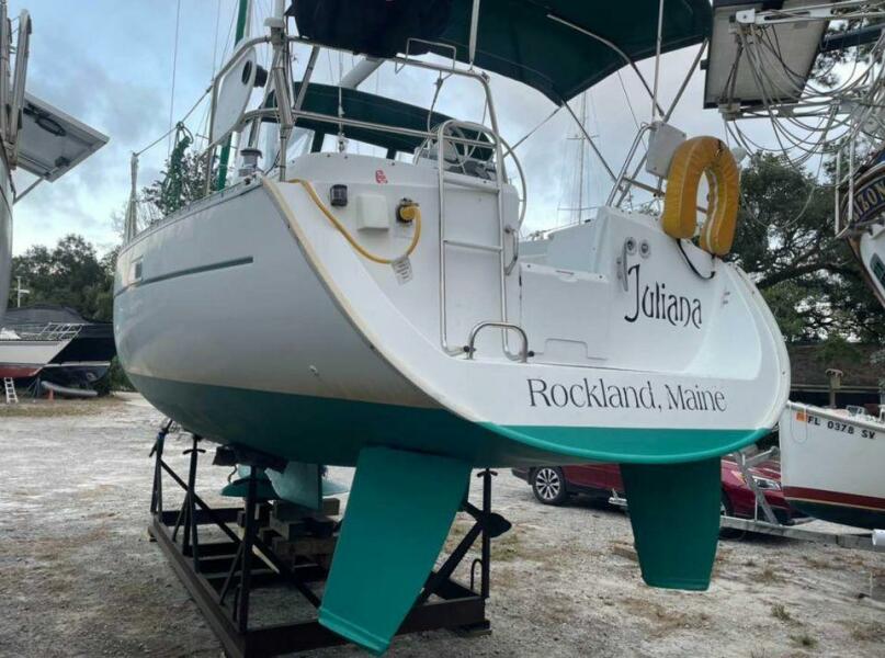 33' 2002 Beneteau 331