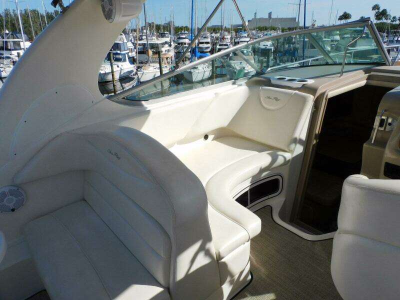 Motor Boatin 29ft Sea Ray Yacht For Sale