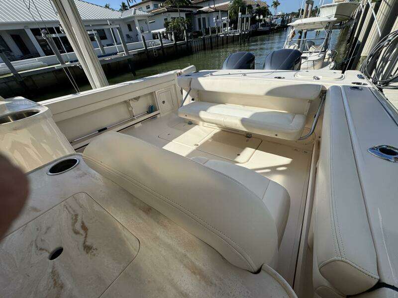 2016 Grady-White 307 Freedom 