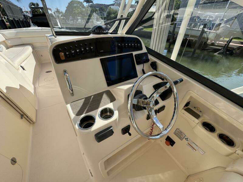 30ft Grady White Yacht For Sale