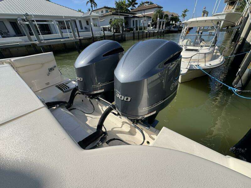 30ft Grady White Yacht For Sale