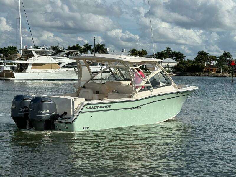 30ft Grady White Yacht For Sale