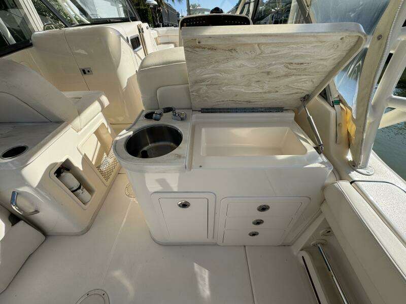 30ft Grady White Yacht For Sale