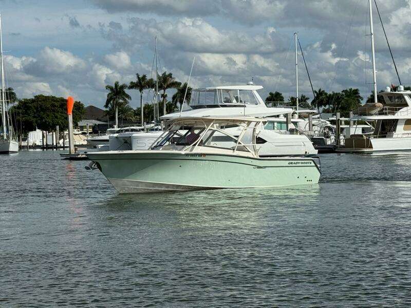 30ft Grady White Yacht For Sale