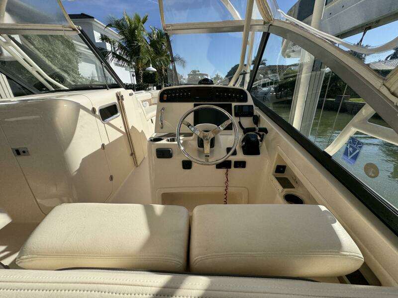 30ft Grady White Yacht For Sale