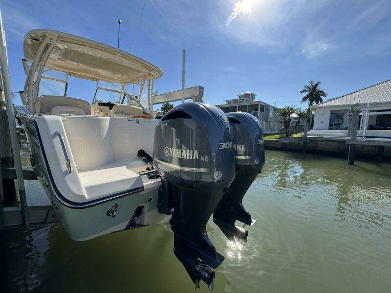 30ft Grady White Yacht For Sale