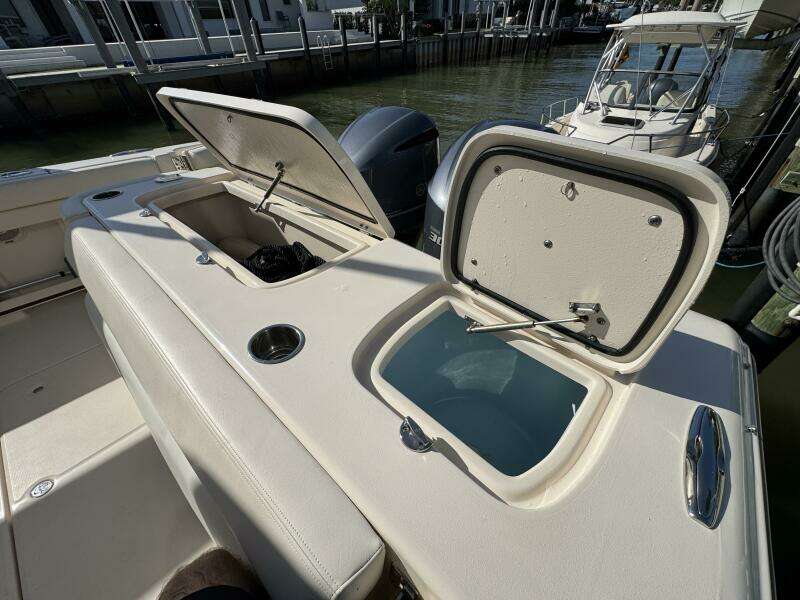 30ft Grady White Yacht For Sale