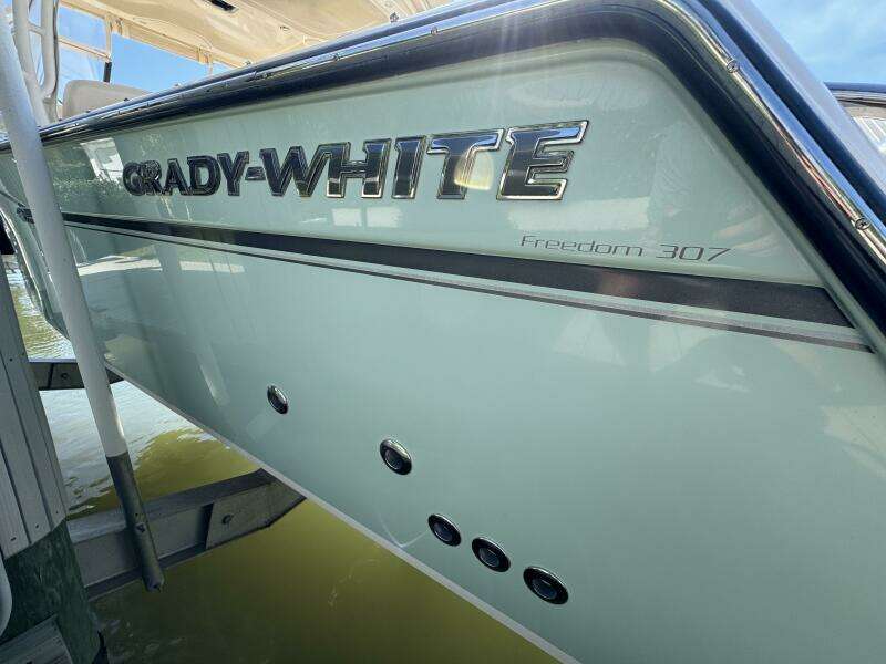 30ft Grady White Yacht For Sale