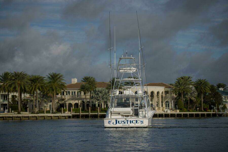 Cabo 41 Justice - Exterior Profile