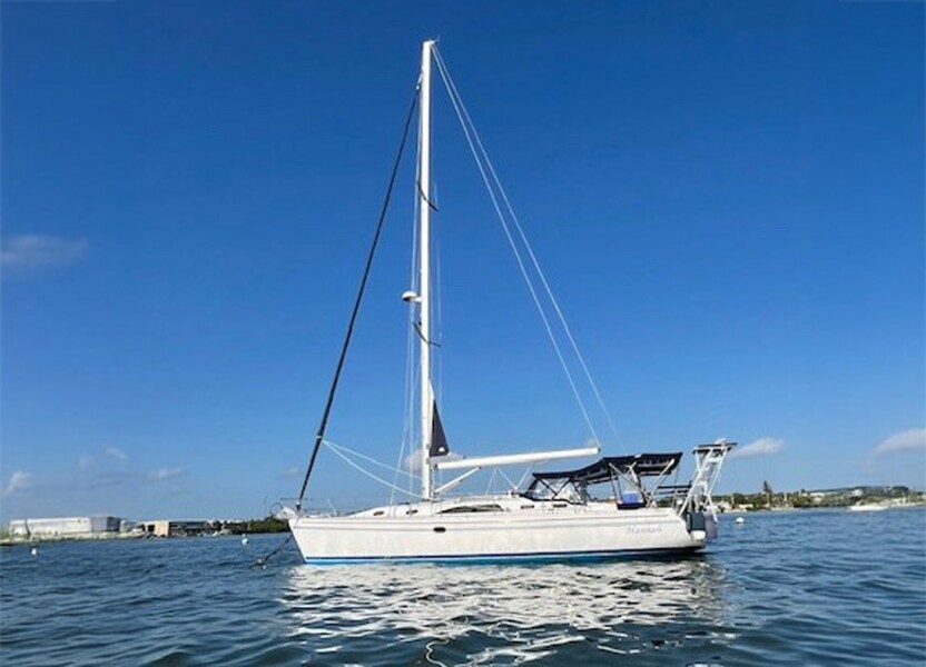 44' 2011 Catalina 445