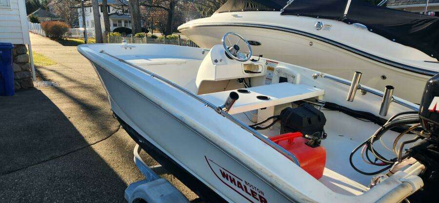 13ft Boston Whaler Yacht For Sale