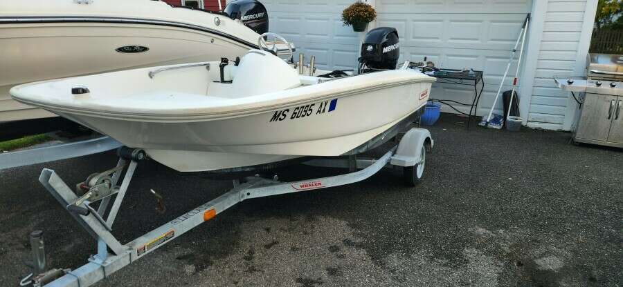 13ft Boston Whaler Yacht For Sale