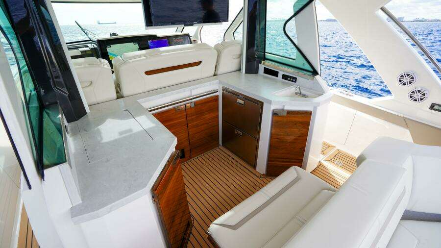 Rais N Cain 48ft Tiara Yachts Yacht For Sale