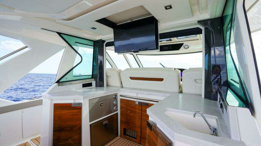 Rais N Cain 48ft Tiara Yachts Yacht For Sale