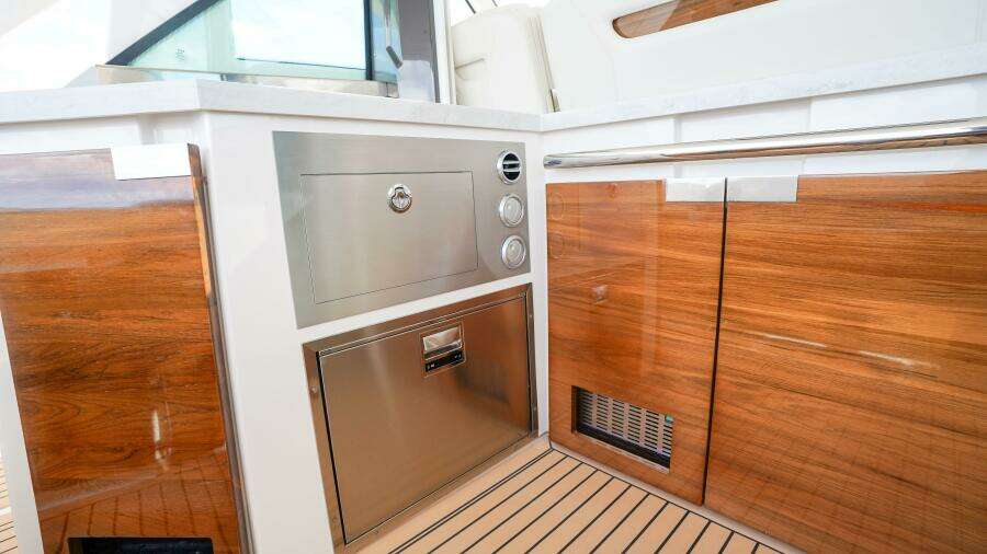 Rais N Cain 48ft Tiara Yachts Yacht For Sale