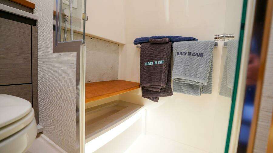 Rais N Cain 48ft Tiara Yachts Yacht For Sale