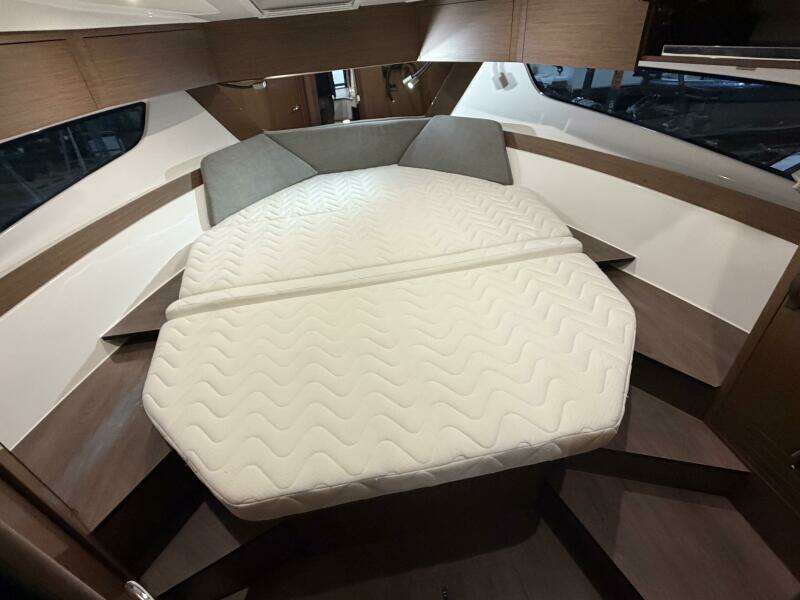 36ft Beneteau Yacht For Sale