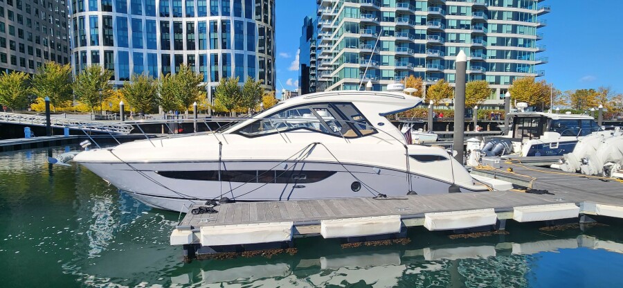 35' 2019 Sea Ray Coupe