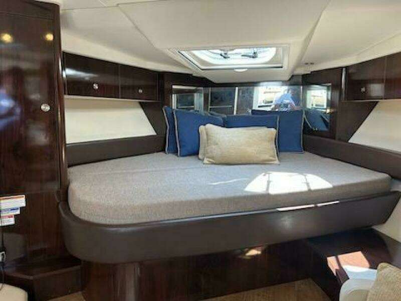 Love 35ft Sea Ray Yacht For Sale