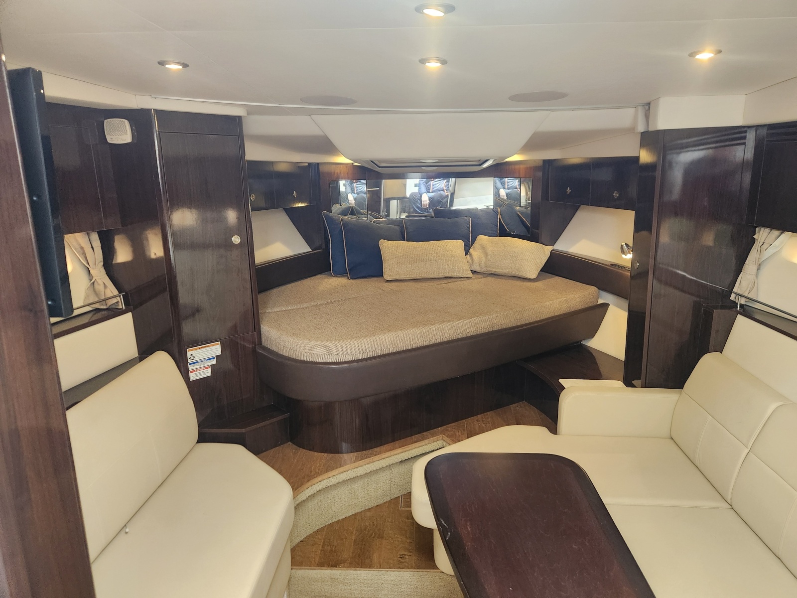 2019 Sea Ray Coupe