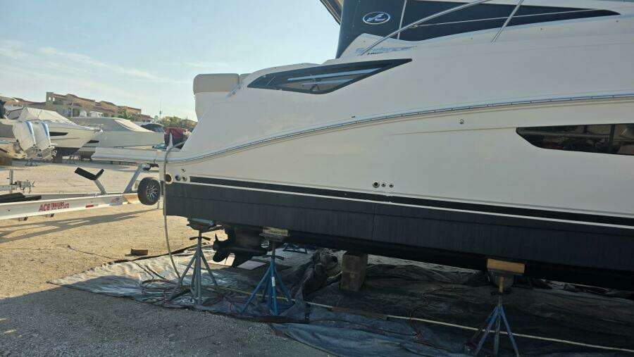 2016 Sea Ray 470 Sundancer 'Lopez Cove II' - Bottom Paint