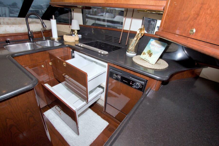 62' 2005 Neptunus 62 Flybridge