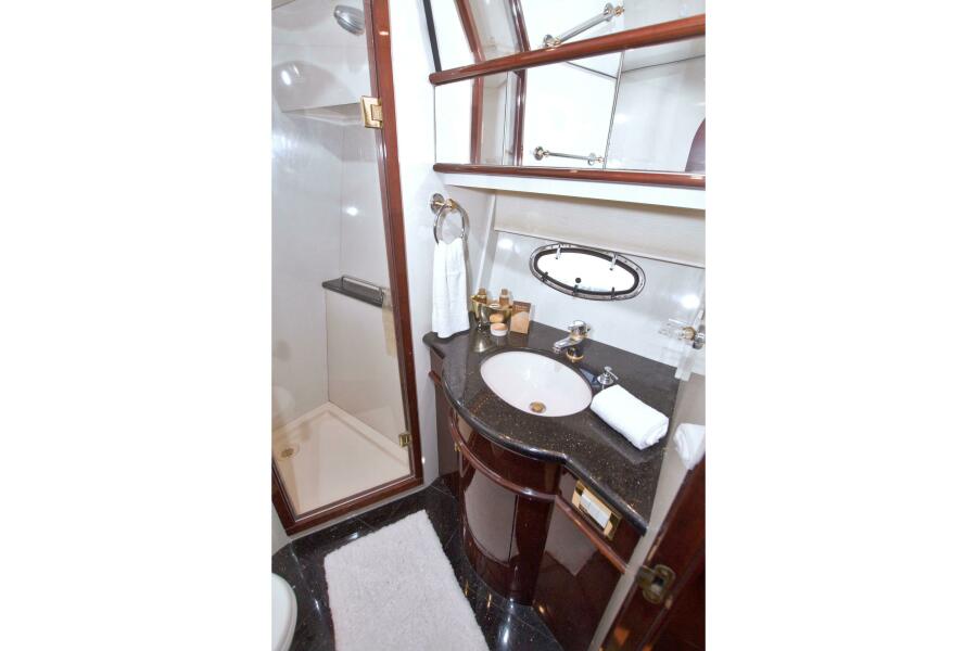 62' 2005 Neptunus 62 Flybridge