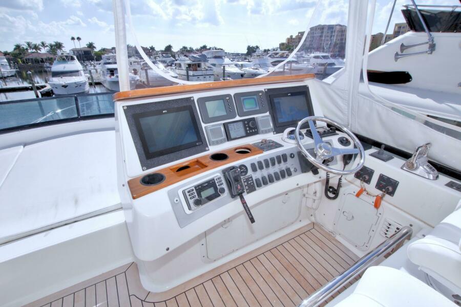 62' 2005 Neptunus 62 Flybridge