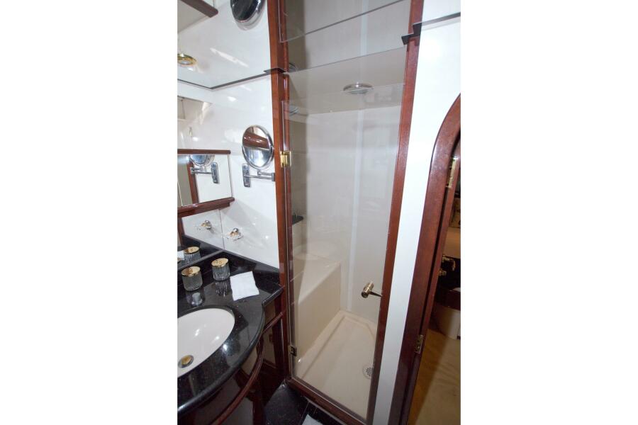 62' 2005 Neptunus 62 Flybridge