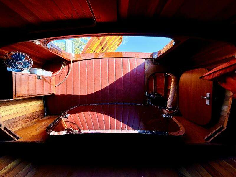 30ft Custom Yacht For Sale