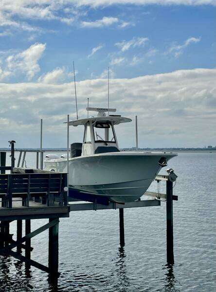 R amp R 28ft Regulator Yacht For Sale