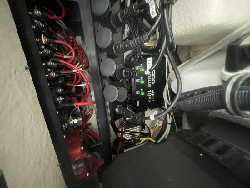 28' 2023 Regulator 28FS