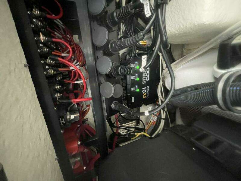 R amp R 28ft Regulator Yacht For Sale