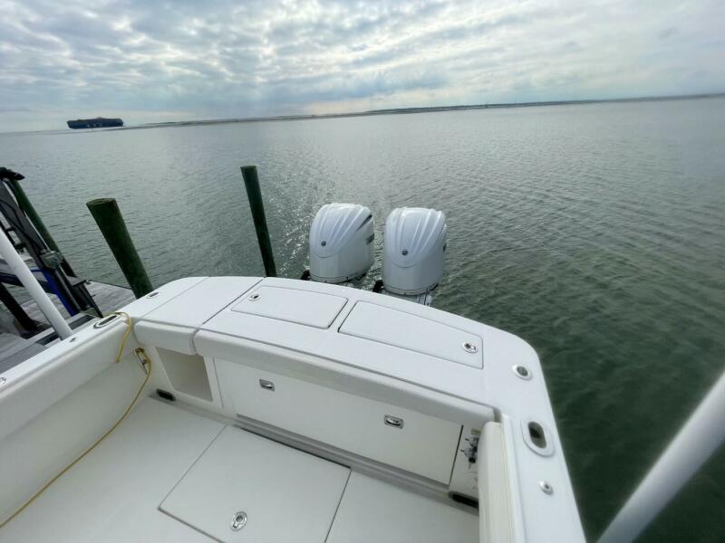 28' 2023 Regulator 28FS