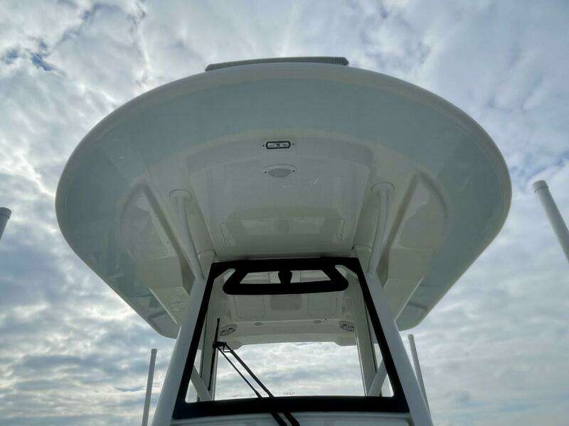 R amp R 28ft Regulator Yacht For Sale