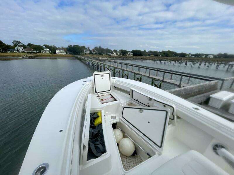 R amp R 28ft Regulator Yacht For Sale