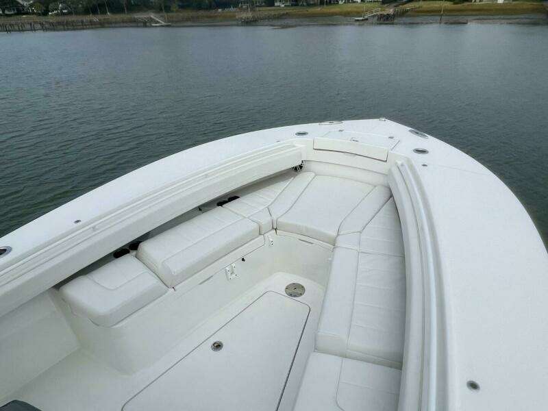 R amp R 28ft Regulator Yacht For Sale