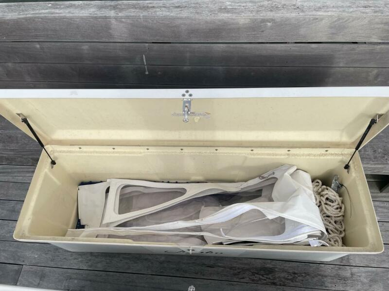 28' 2023 Regulator 28FS