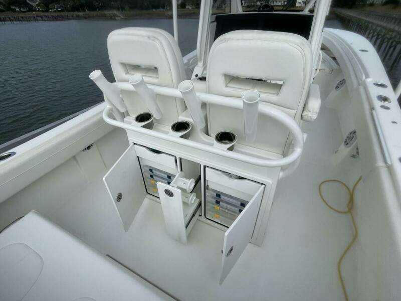 R amp R 28ft Regulator Yacht For Sale