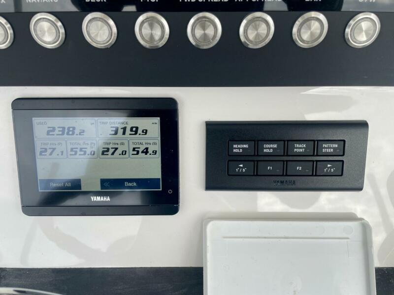 28' 2023 Regulator 28FS