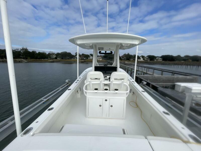 28' 2023 Regulator 28FS