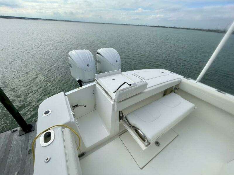 R amp R 28ft Regulator Yacht For Sale