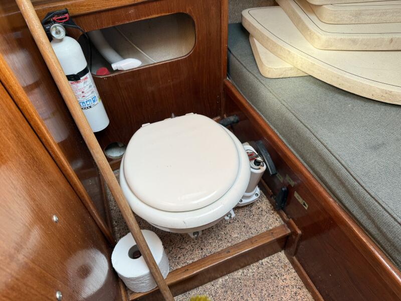 25' 1977 Pacific Seacraft 25