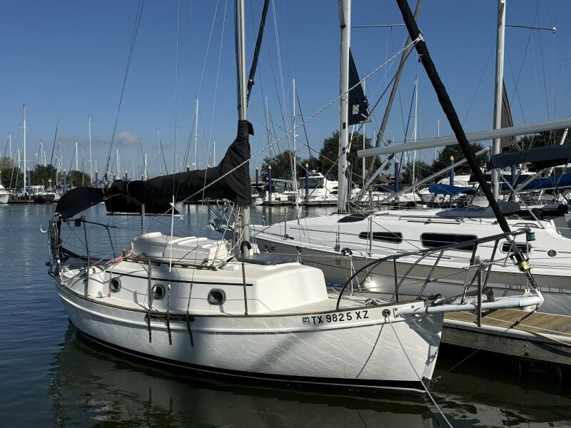 25' 1977 Pacific Seacraft 25