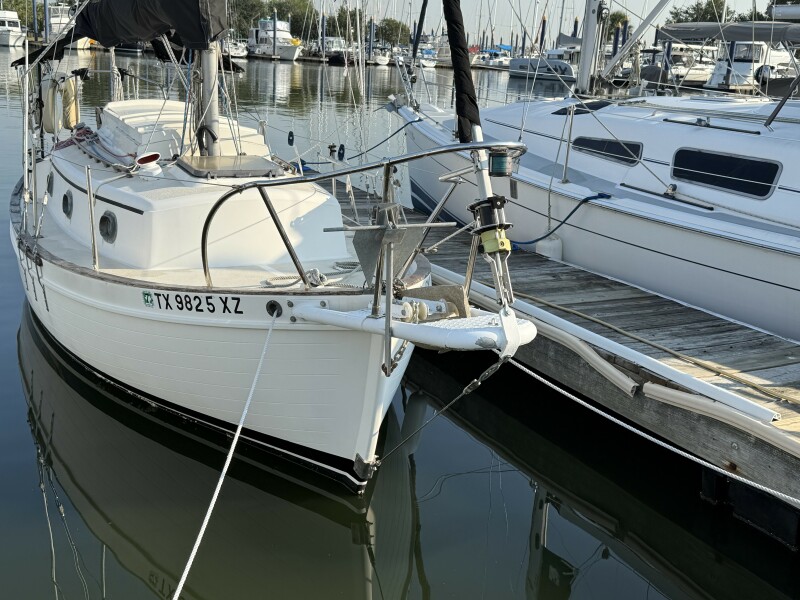 25' 1977 Pacific Seacraft 25