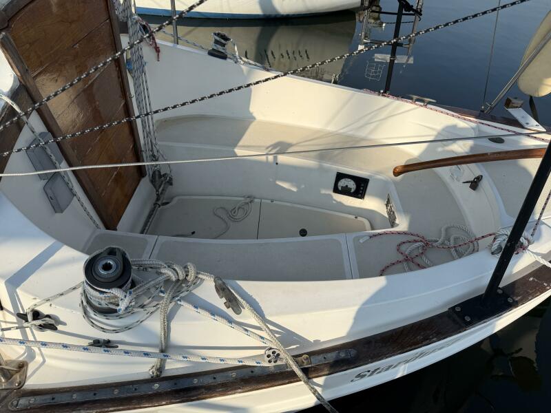 25' 1977 Pacific Seacraft 25